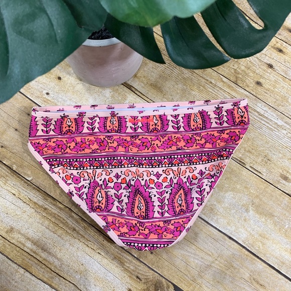 🦙🌸 Billabong Floral Print Bikini Bottoms🦙 - Picture 2 of 5